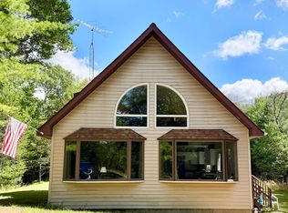 N10280 Deer Lake Rd, Crivitz, WI 54114