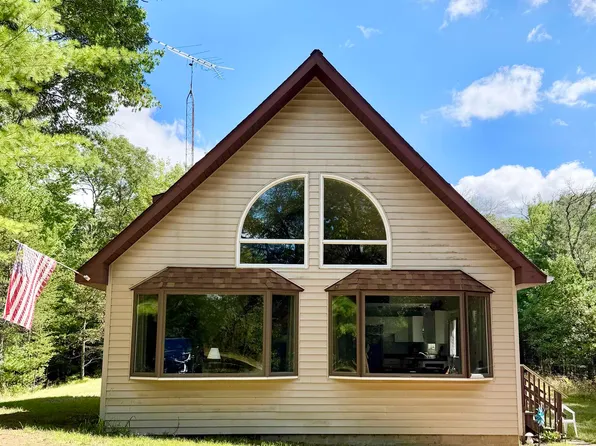 N10280 Deer Lake Rd, Crivitz, WI 54114