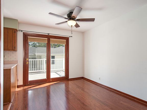 5th image of 1002 Elm Dr