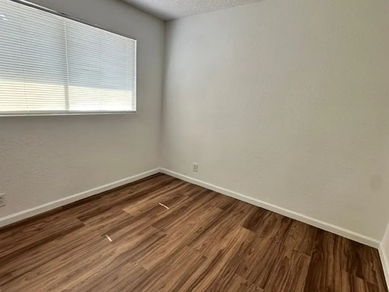 3411 Center Dr — Photo 15