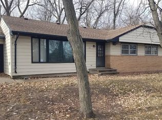 120 W 3rd St, Redfield, SD 57469