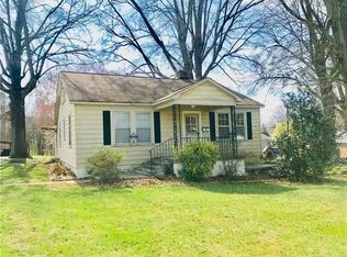 1500 16th Ave NE, Hickory, NC 28601