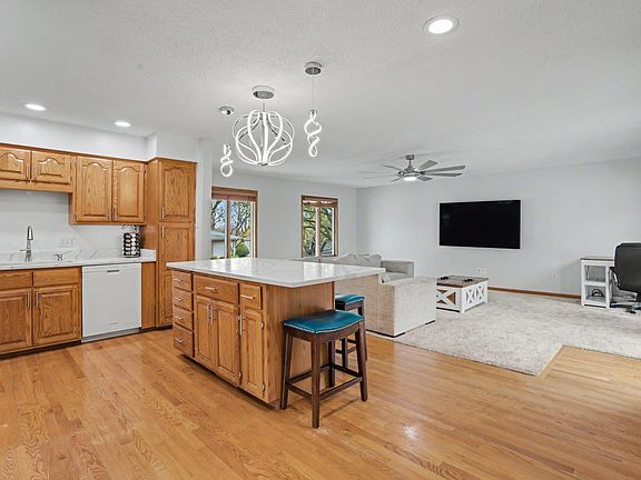 4th image of 1935 Fairmeadows Ct