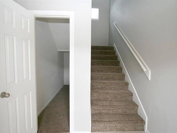 2nd image of 167 Binnacle Ct #B