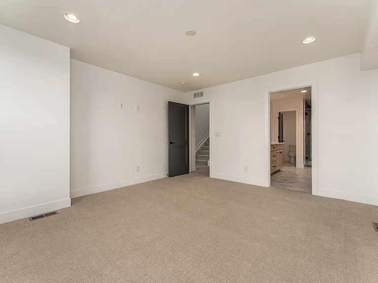 2323 Stout St — Photo 12