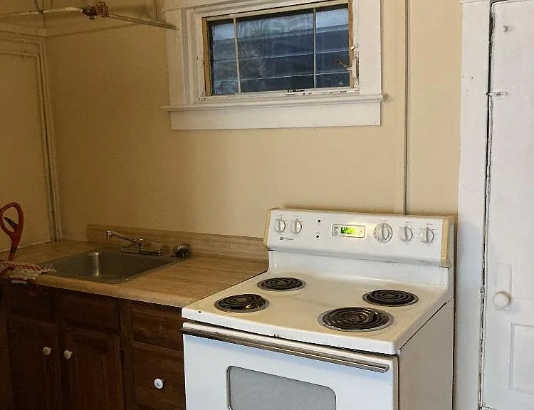 144 Garibaldi Ave #STORE — Photo 5