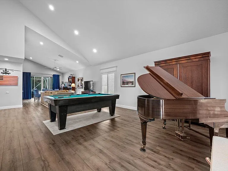 83 Satinwood Ln — Photo 3