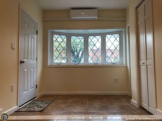 Rented by Realty 2000 Corp | media 26