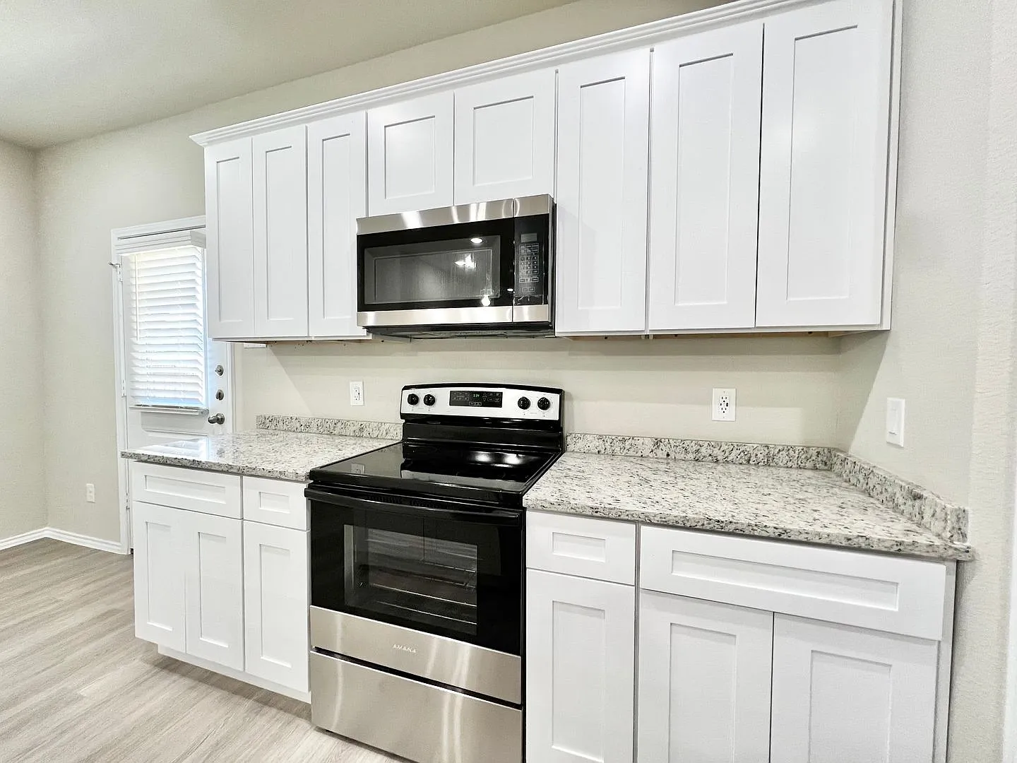 Brand New Duplex in New East Parks Community — Photo 3
