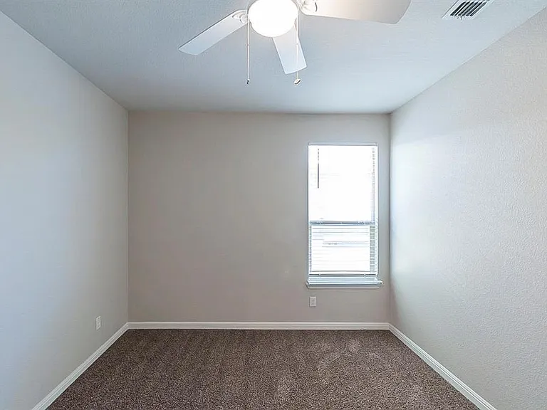 16141 Bronte Ln — Photo 9