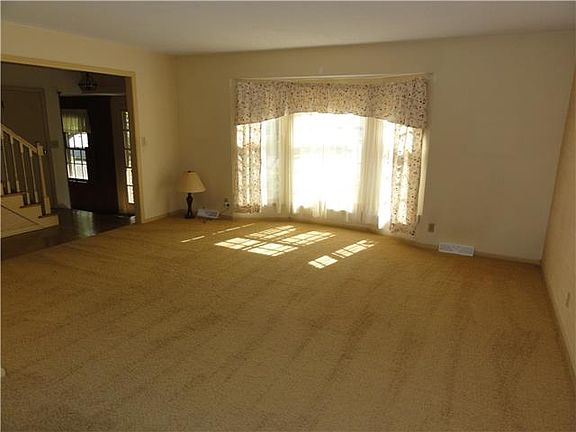 5th image of 9500 Lamar Ave