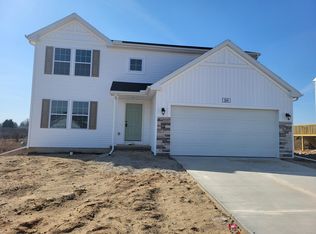 208 Vansen Dr, Kent City, MI 49330