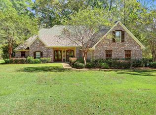 1001 Canterbury Pl E, Brandon, MS 39042