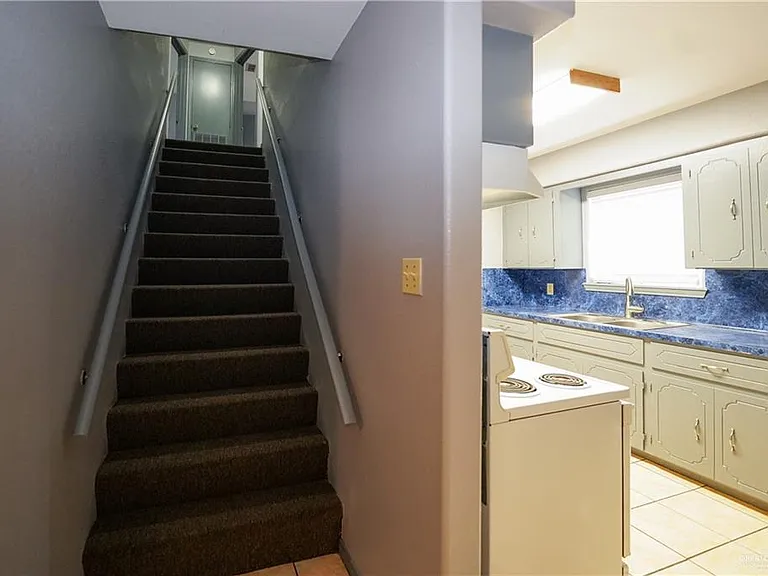 204 E Gomez Dr — Photo 14