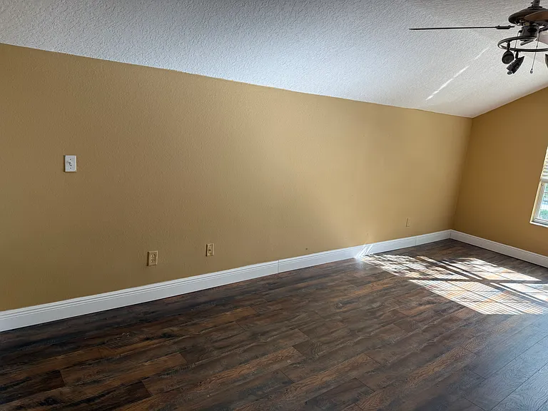 720 Pickfair Ter — Photo 12