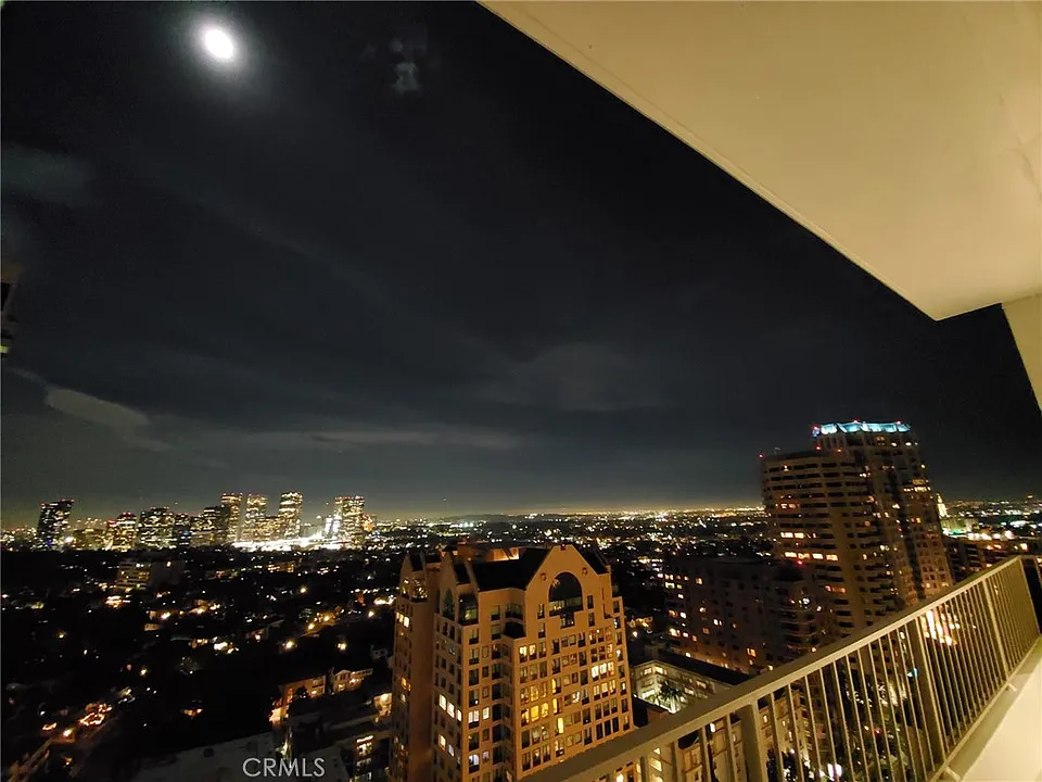 10501 Wilshire Blvd #2204