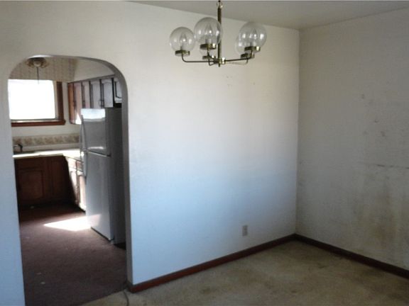 4th image of 715 Jefferson St
