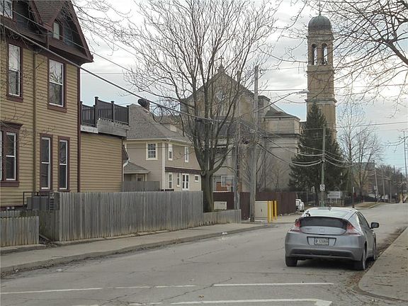 4th image of 1326 E Marlowe Ave