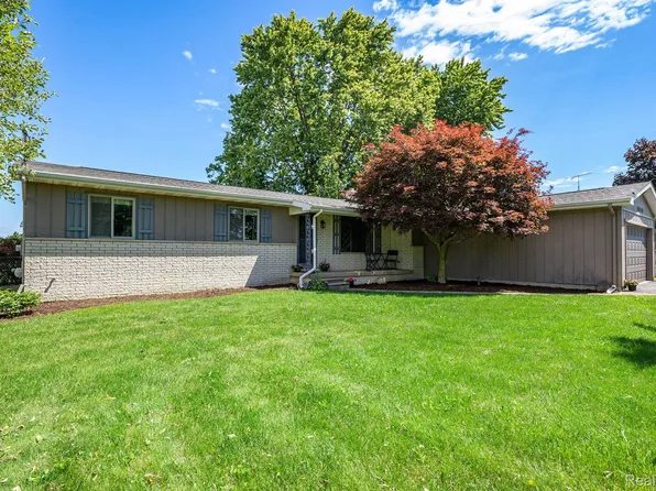 4040 Thompson Rd, Linden, MI 48451