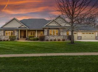 545 Squaw Creek Cir, Marion, IA 52302