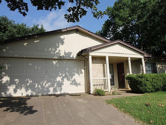 2nd image of 2609 Underwood Ln