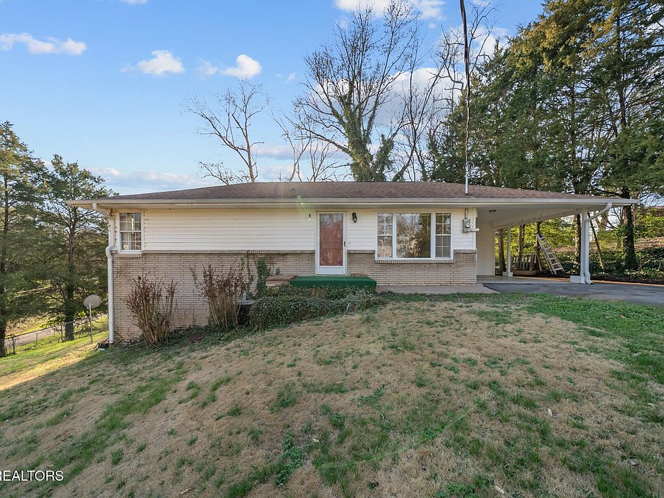 1st image of 121 Bettis Ln