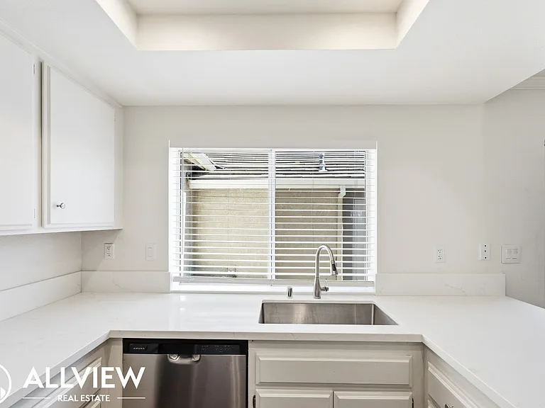 2055 W Lafayette Dr — Photo 11