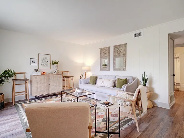 5609 Woodrow Ave #203 — Photo 3