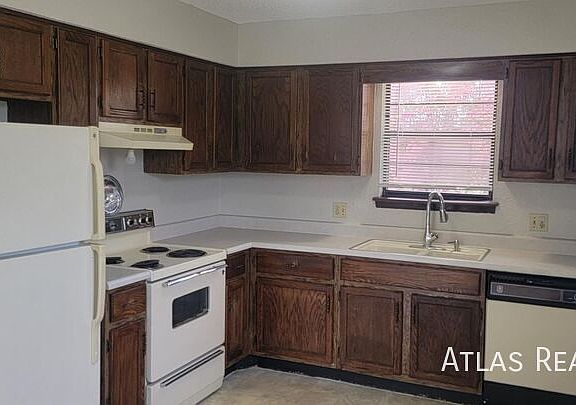3rd image of 17312 E 48th Terrace Ct S
