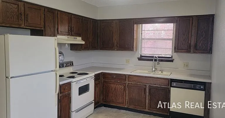 17312 E 48th Terrace Ct S — Photo 3