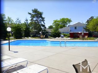 271 Kings Mill Ct UNIT D2, Schaumburg, IL 60193