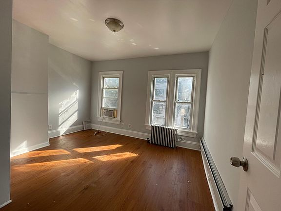 4th image of 60 Jewett Ave #3