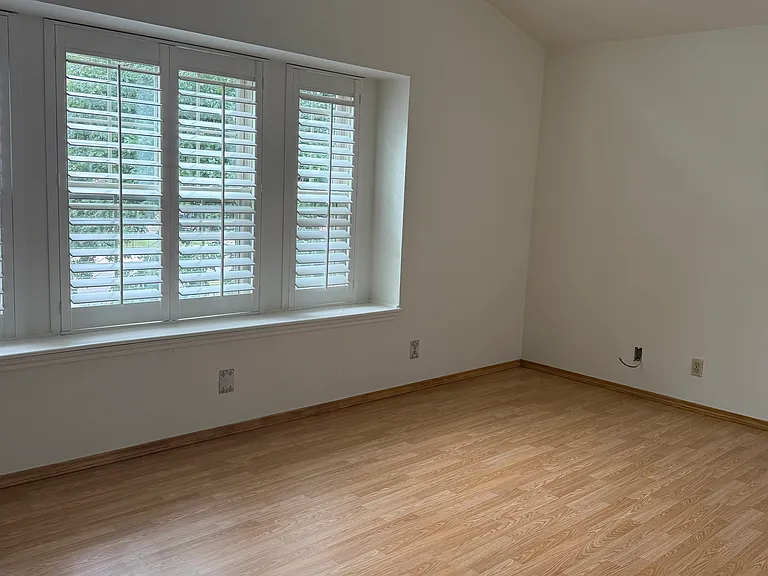 1104 Brookside Cv — Photo 11