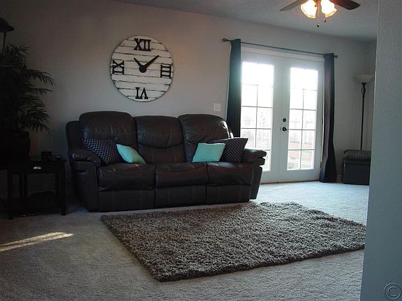 3rd image of 2407 Agnes Ave