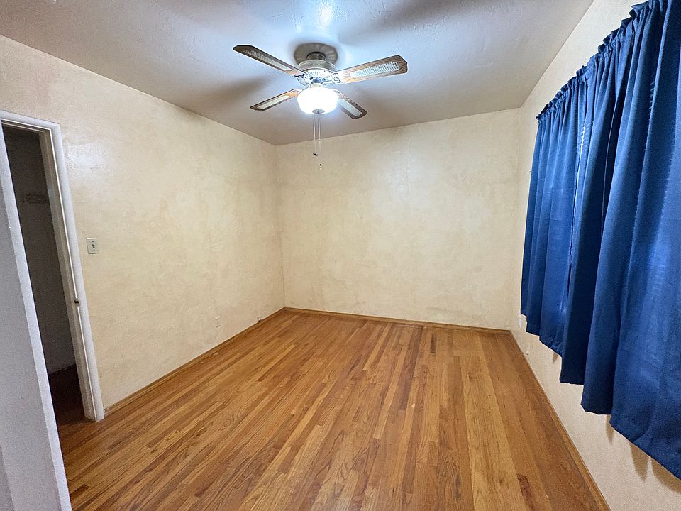 2nd image of 1325 Vanderbilt Dr
