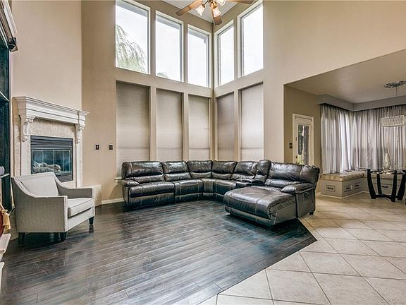 5th image of 9813 Fairway Vista Dr