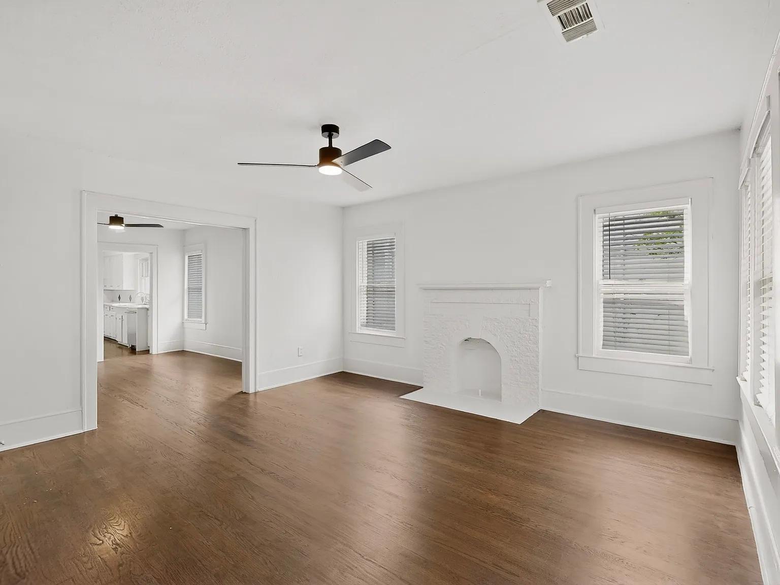 1 bed, 1142 sqft, $1,595 — Photo 3
