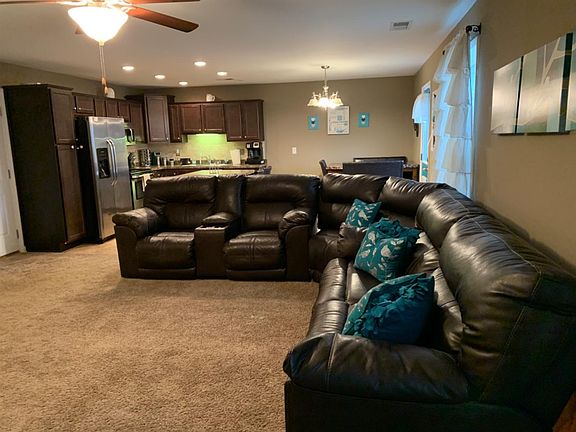 2nd image of 2540 Milsom Ln