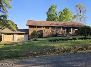 601 Eugene Disney Ln, Greenback, TN 37742