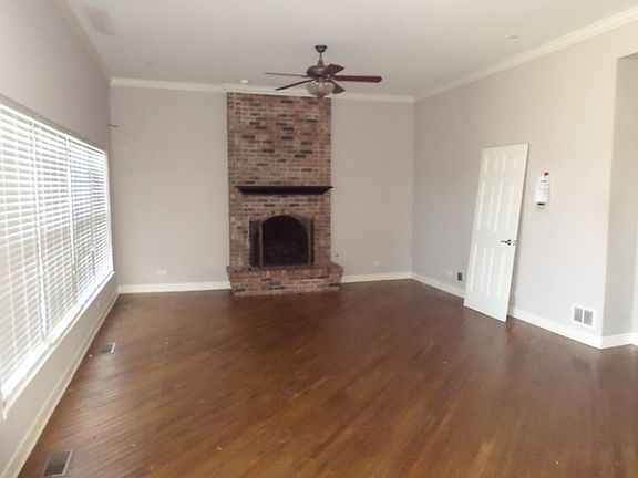 4th image of 44 E Warson Ct
