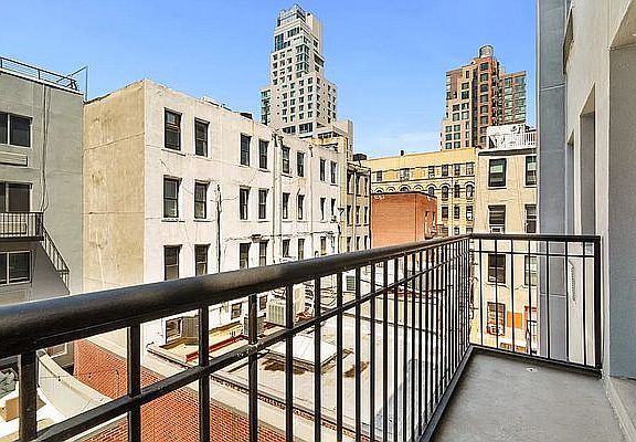 3rd image of 152 Ludlow St APT 4D