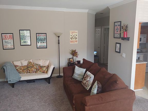 4th image of 101 Matthew Ln