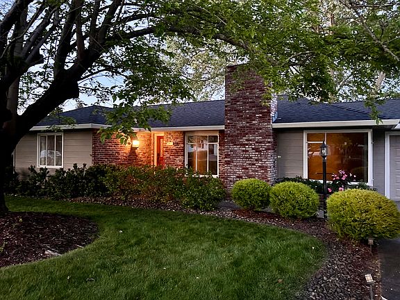 3rd image of 3860 Linda Vista Ave