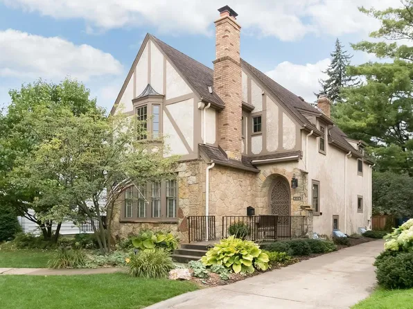 4528 Casco Ave, Edina, MN 55424