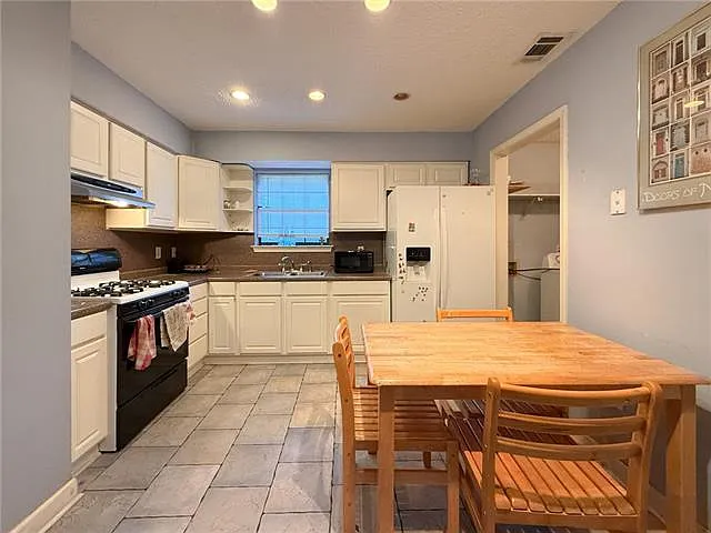 61308 N 25th St — Photo 5