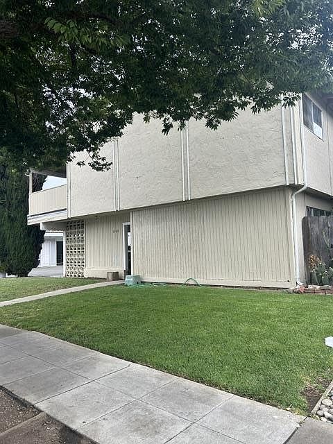 2nd image of 1369 Stanwood Dr