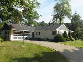 1919 Derfla Dr, Saint Joseph, MI 49085