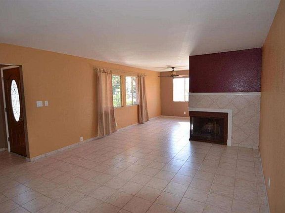 4th image of 2277 Johnson Dr