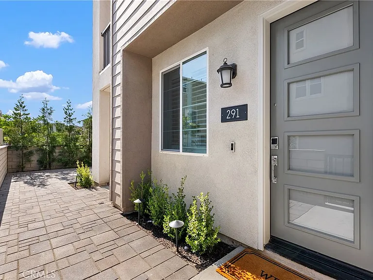 291 Heartland Way — Photo 4