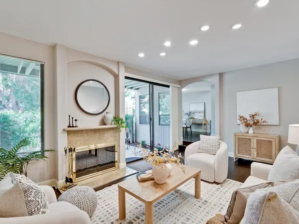 928 Wright Ave APT 401, Mountain View, CA 94043